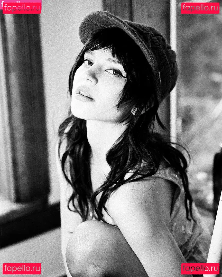 Sophie Thatcher Onlyfans Photo Gallery 