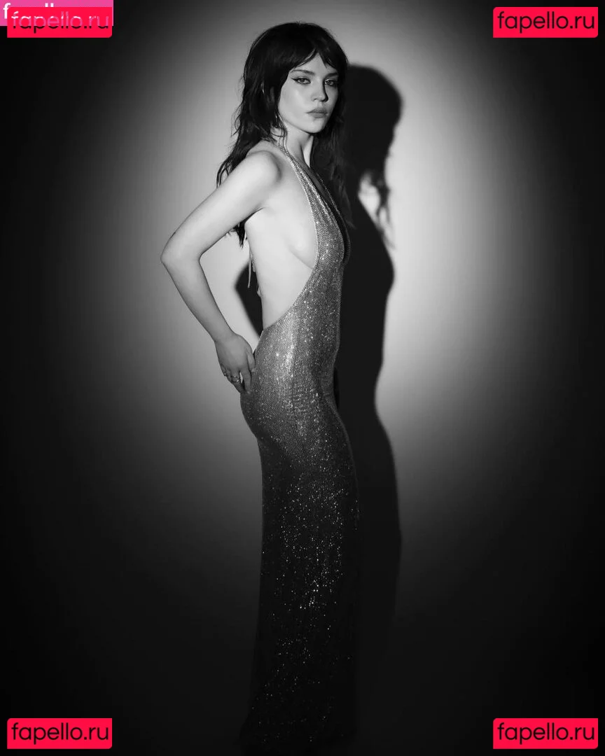 Sophie Thatcher Onlyfans Photo Gallery 