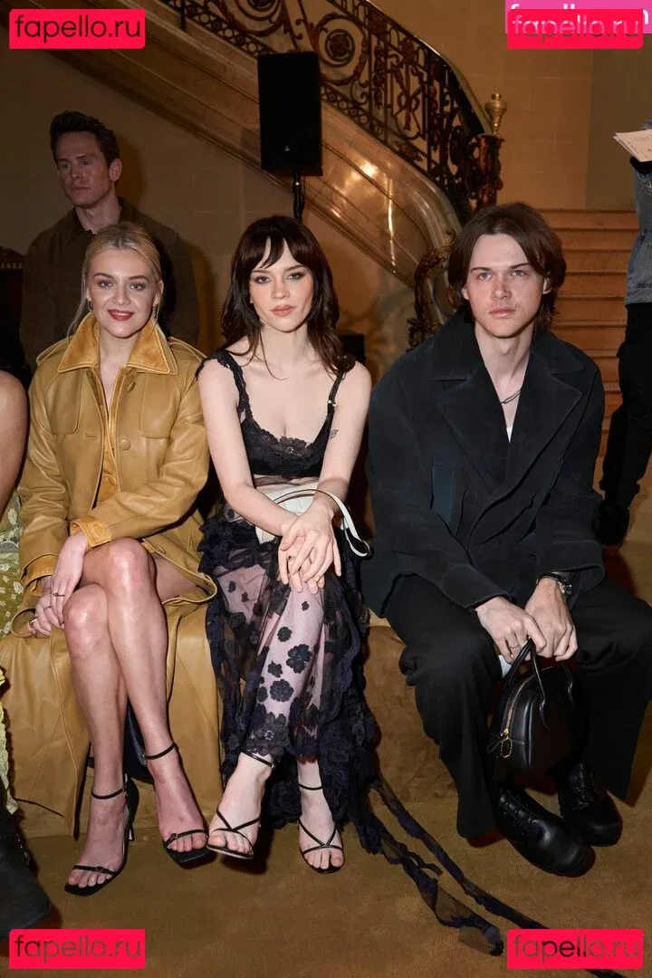 Sophie Thatcher Onlyfans Photo Gallery 