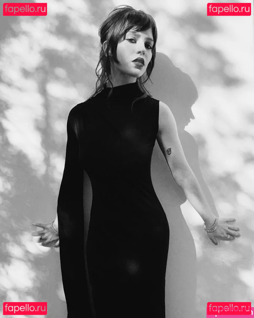 Sophie Thatcher Onlyfans Photo Gallery 