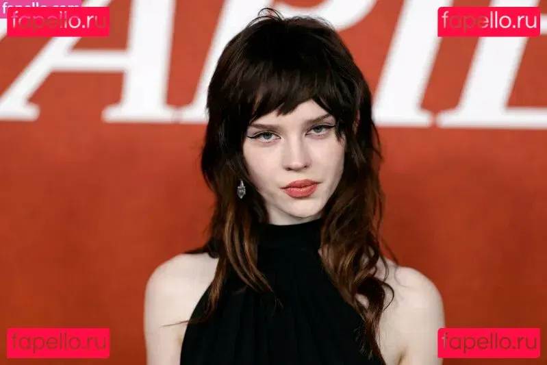 Sophie Thatcher Onlyfans Photo Gallery 