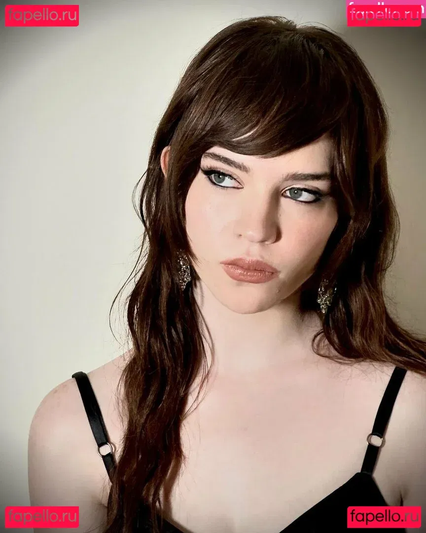 Sophie Thatcher Onlyfans Photo Gallery 