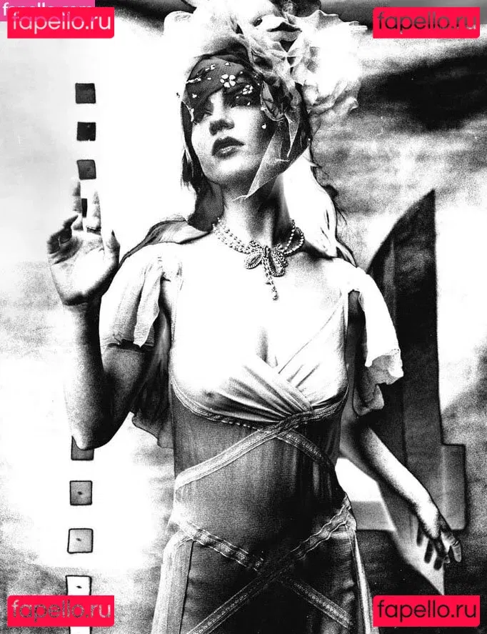 Sophie Thatcher Onlyfans Photo Gallery 