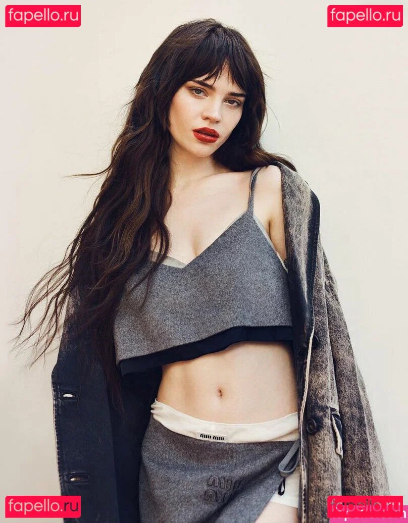 Sophie Thatcher Onlyfans Photo Gallery 