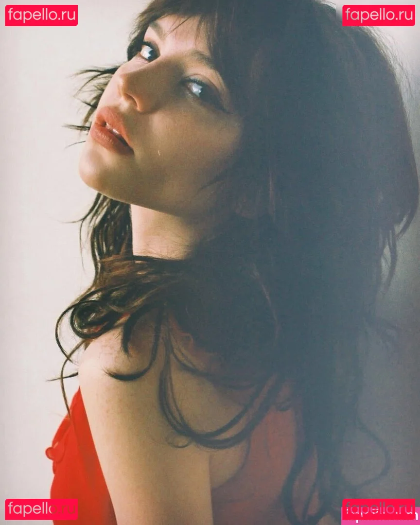 Sophie Thatcher Onlyfans Photo Gallery 