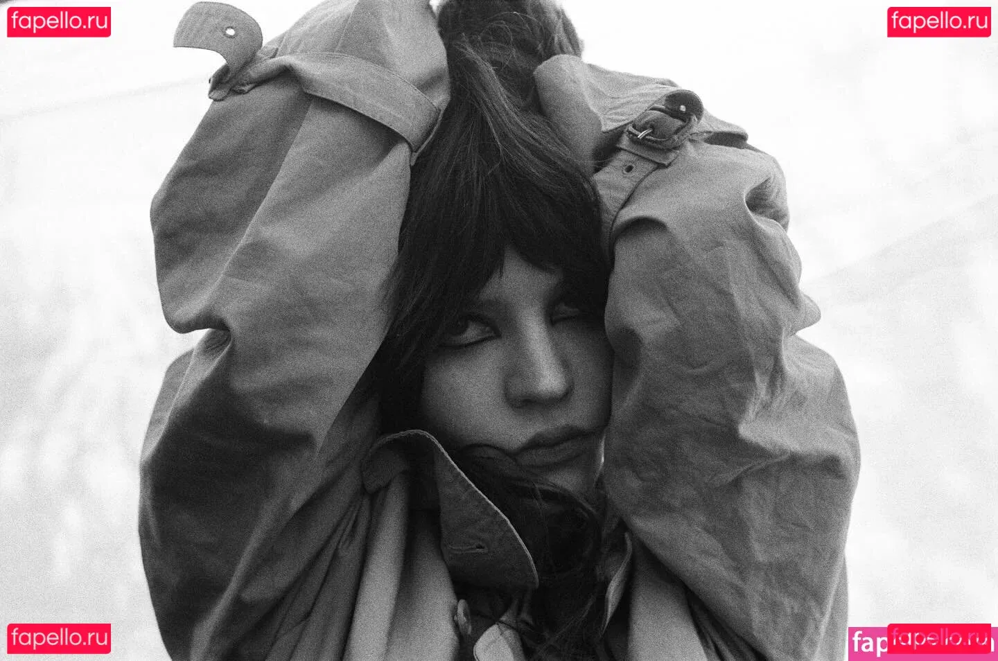 Sophie Thatcher Onlyfans Photo Gallery 