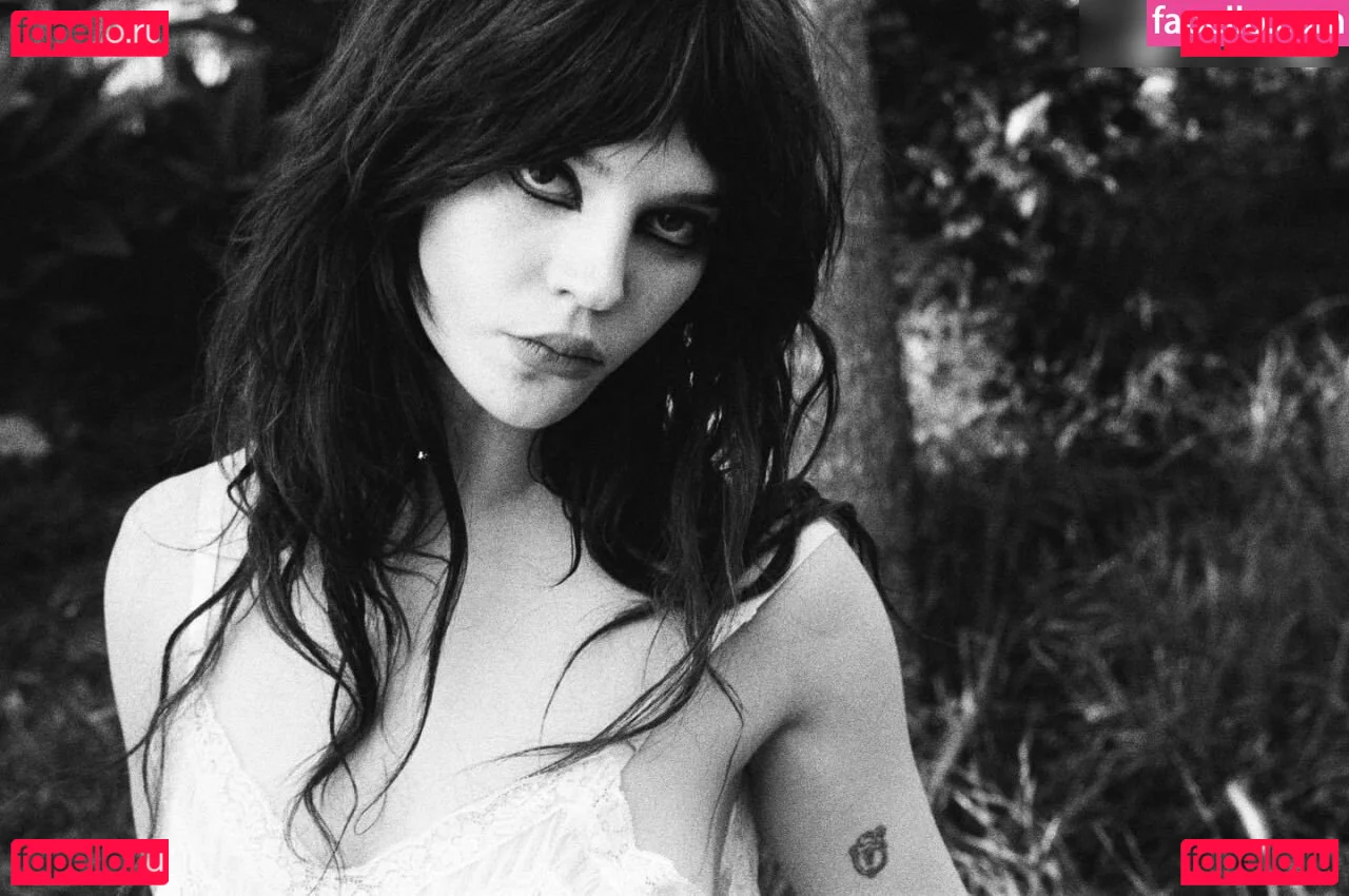 Sophie Thatcher Onlyfans Photo Gallery 