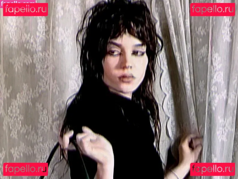 Sophie Thatcher Onlyfans Photo Gallery 