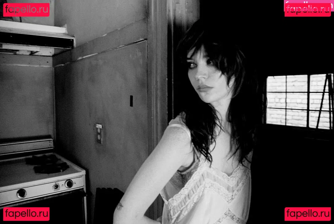 Sophie Thatcher Onlyfans Photo Gallery 