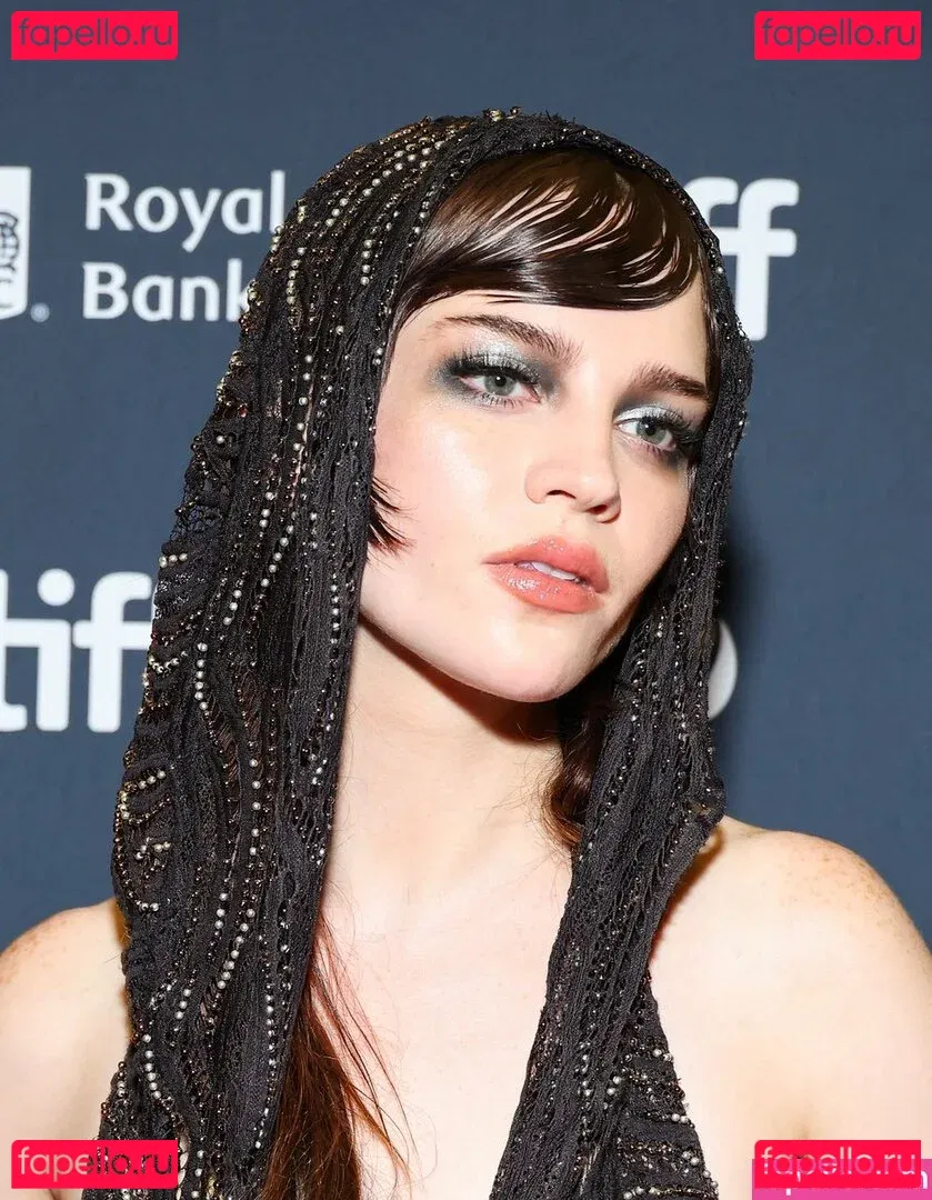 Sophie Thatcher Onlyfans Photo Gallery 