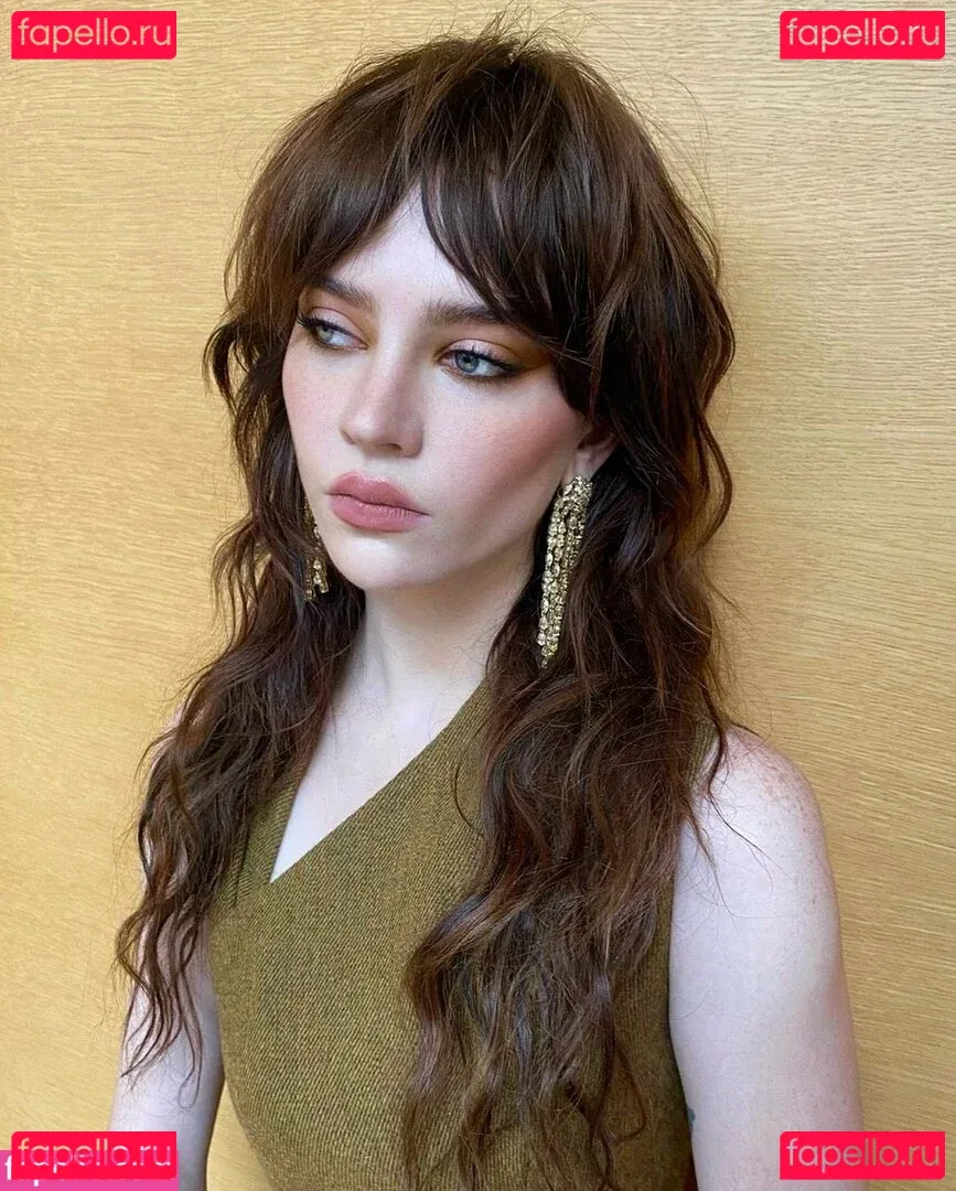 Sophie Thatcher Onlyfans Photo Gallery 