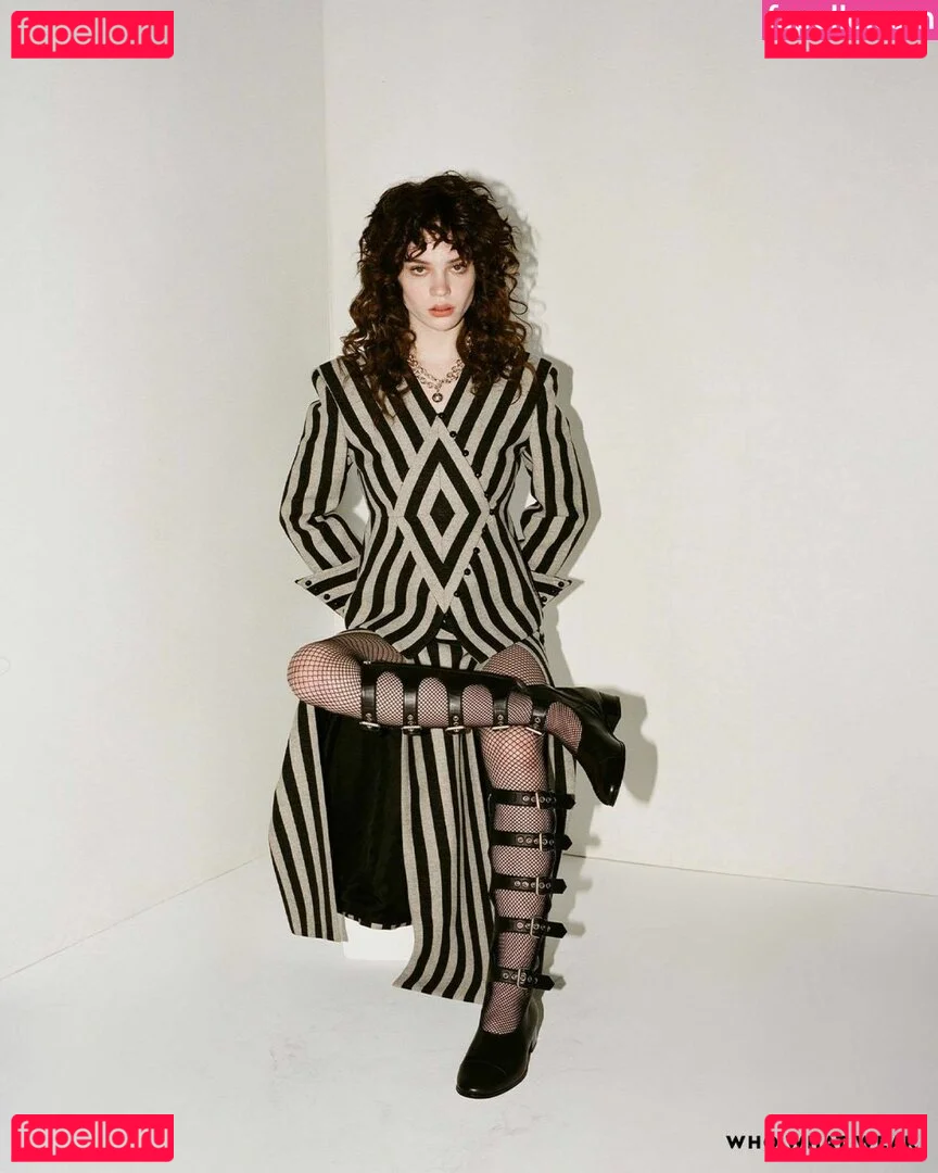 Sophie Thatcher Onlyfans Photo Gallery 