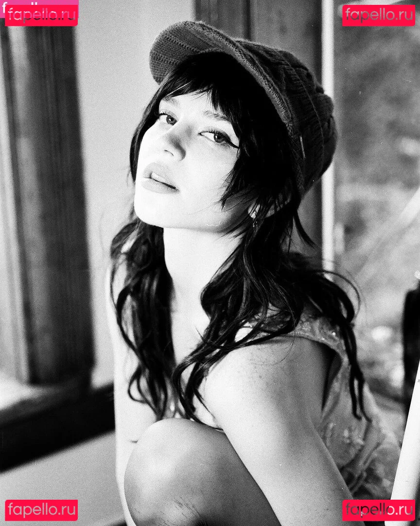 Sophie Thatcher Onlyfans Photo Gallery 