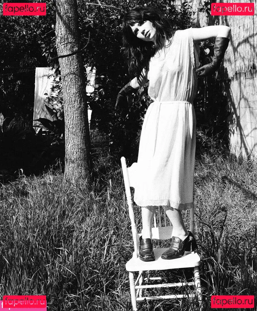 Sophie Thatcher Onlyfans Photo Gallery 