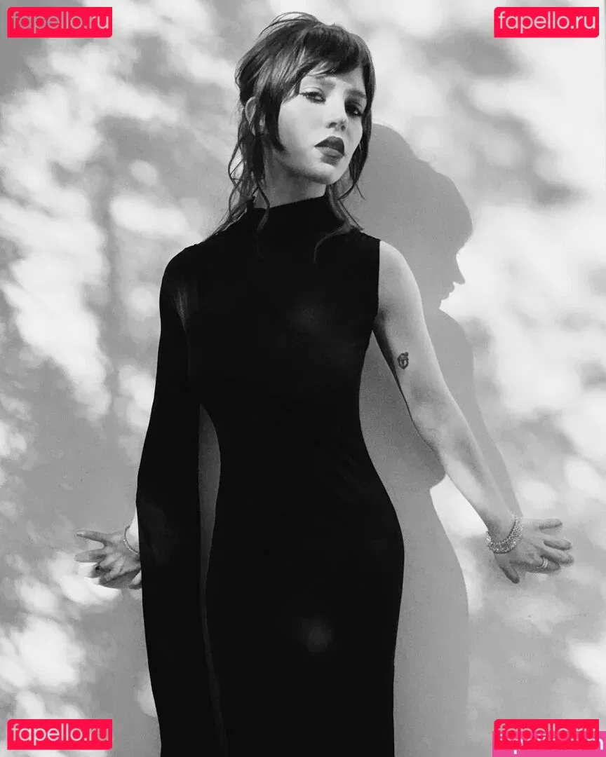 Sophie Thatcher Onlyfans Photo Gallery 