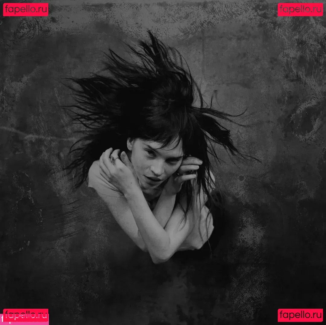 Sophie Thatcher Onlyfans Photo Gallery 