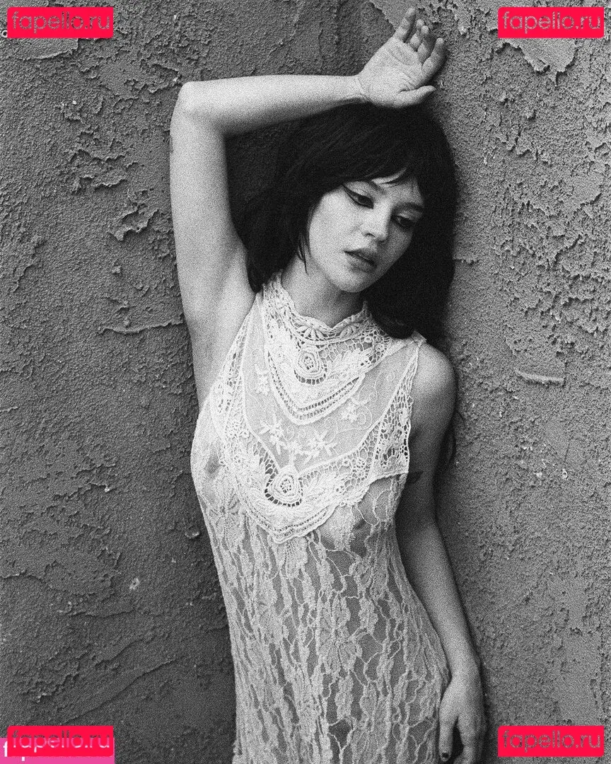 Sophie Thatcher Onlyfans Photo Gallery 