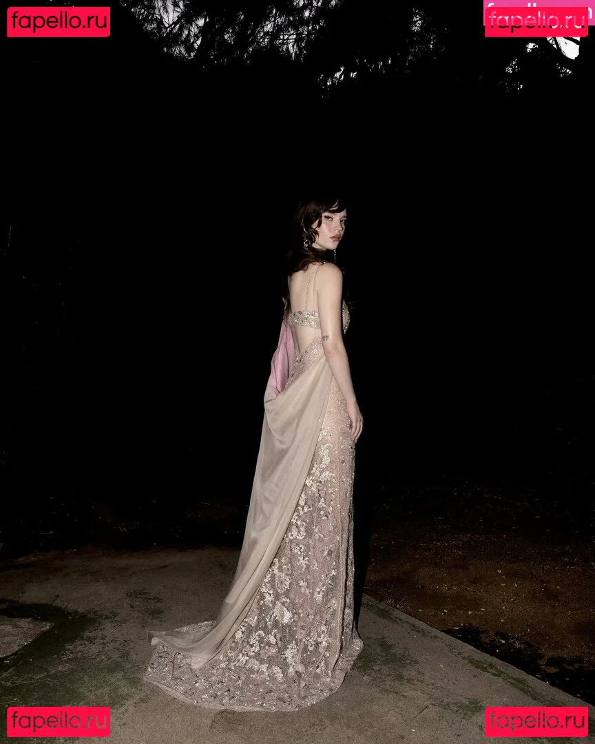 Sophie Thatcher Onlyfans Photo Gallery 