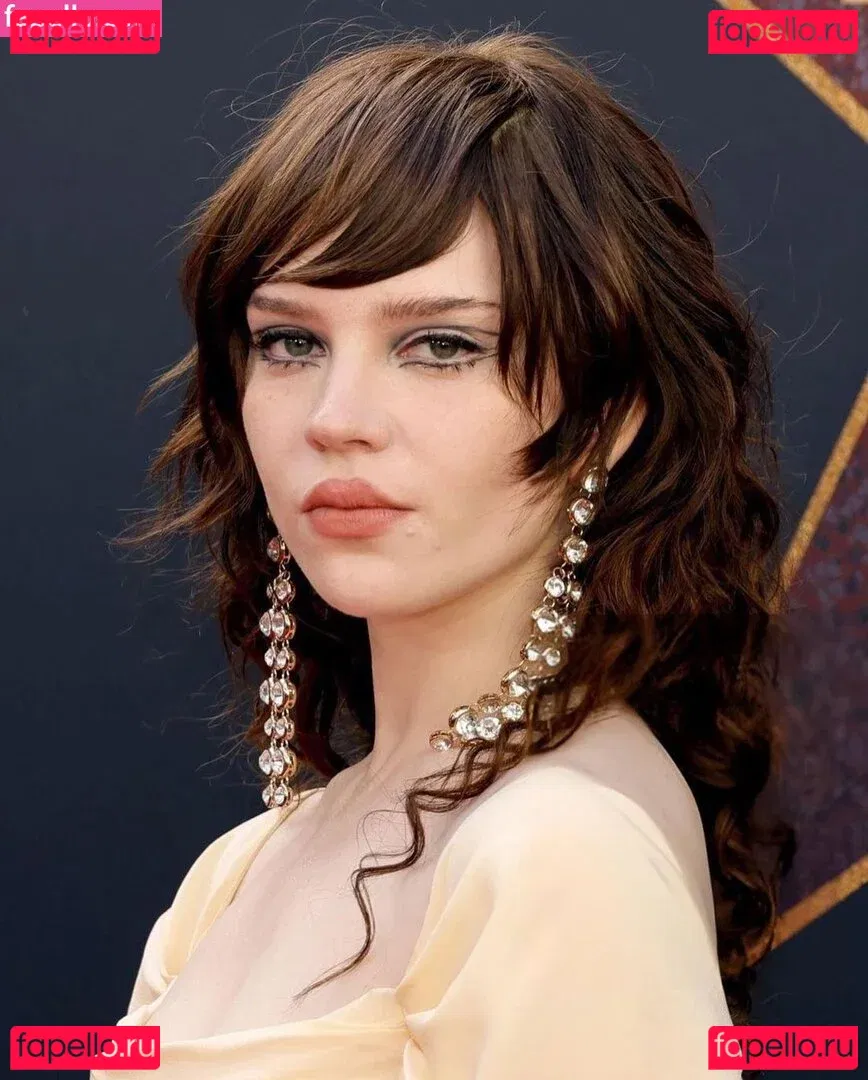 Sophie Thatcher Onlyfans Photo Gallery 