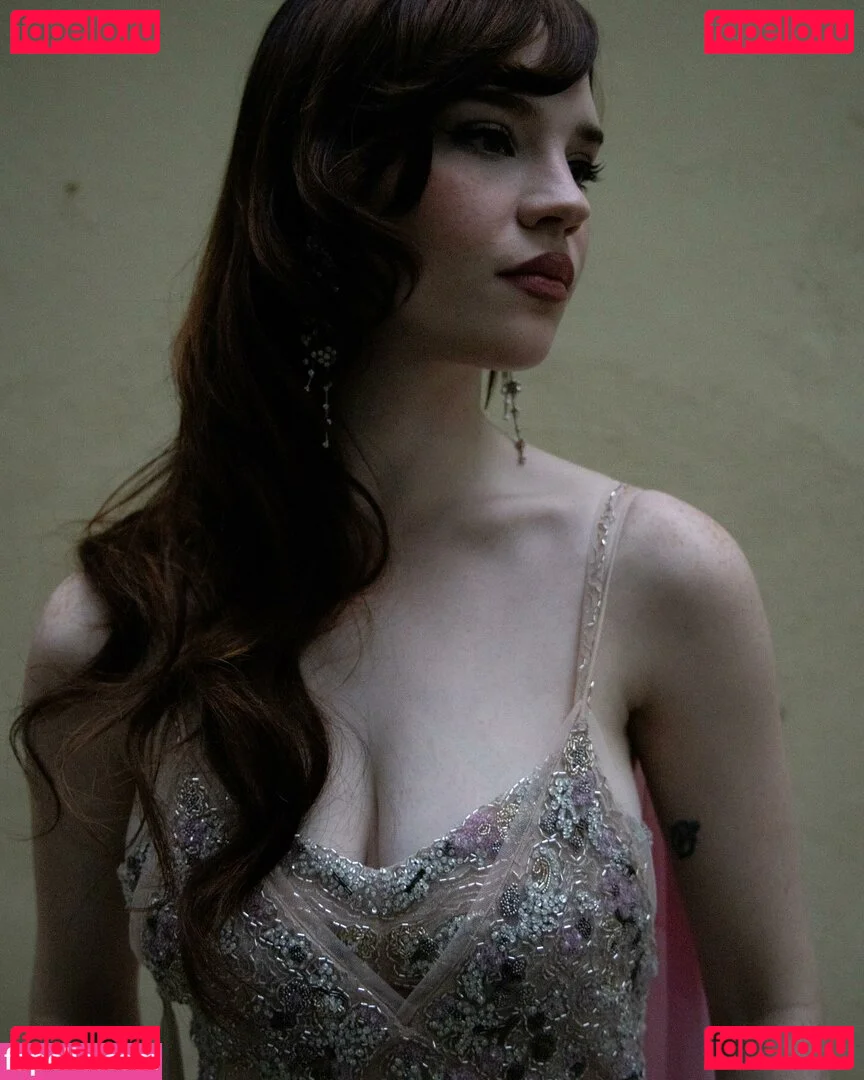 Sophie Thatcher Onlyfans Photo Gallery 