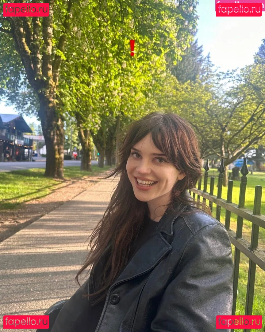 Sophie Thatcher Onlyfans Photo Gallery 