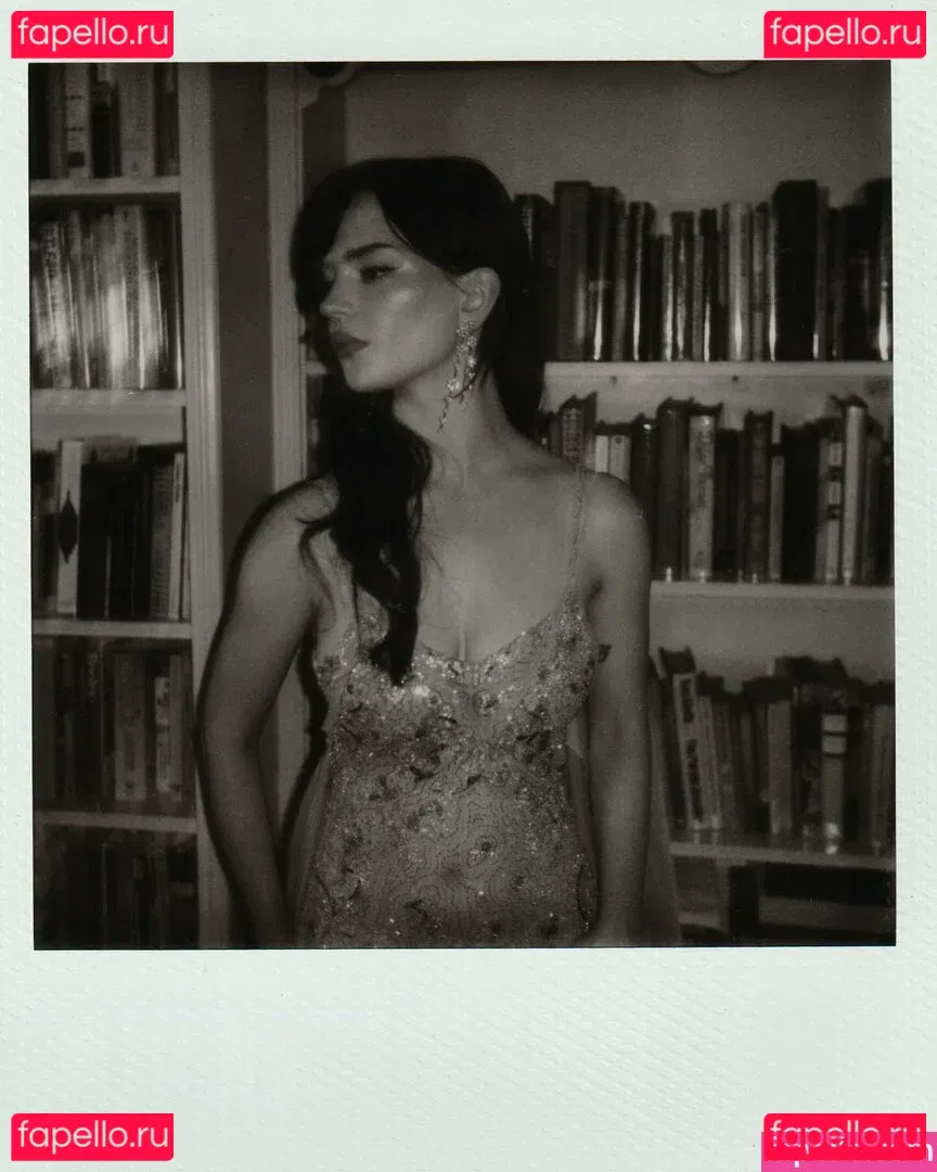 Sophie Thatcher Onlyfans Photo Gallery 