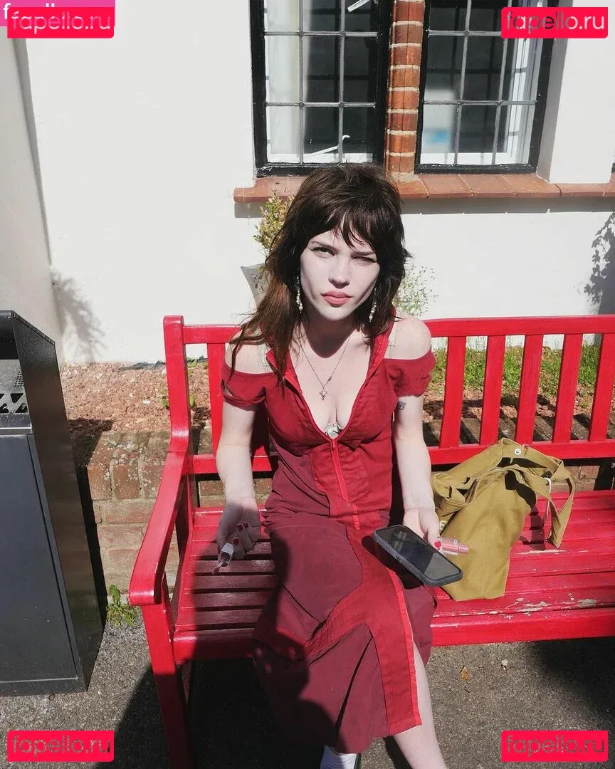 Sophie Thatcher Onlyfans Photo Gallery 