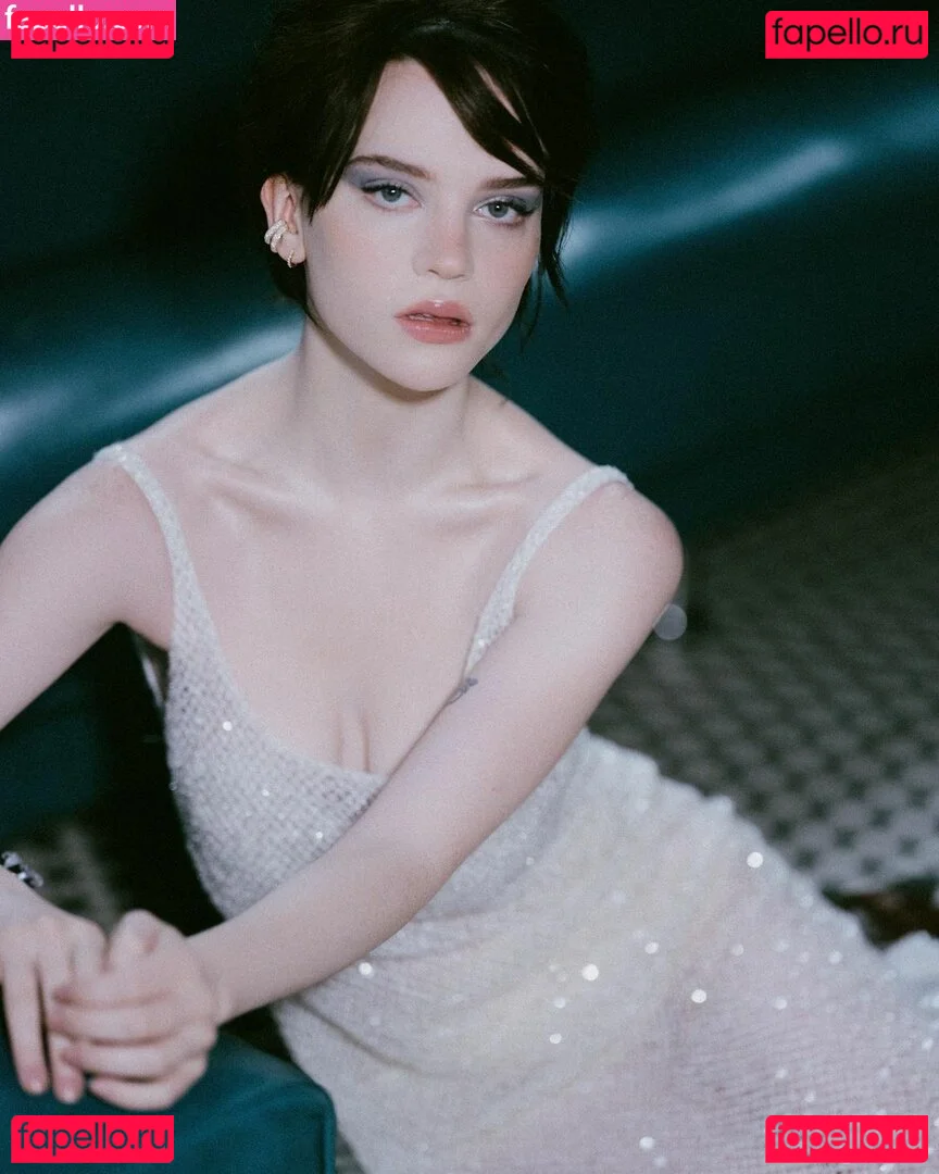 Sophie Thatcher Onlyfans Photo Gallery 