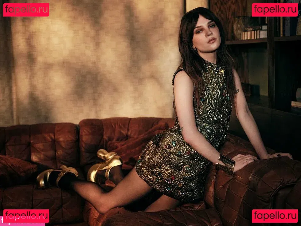 Sophie Thatcher Onlyfans Photo Gallery 