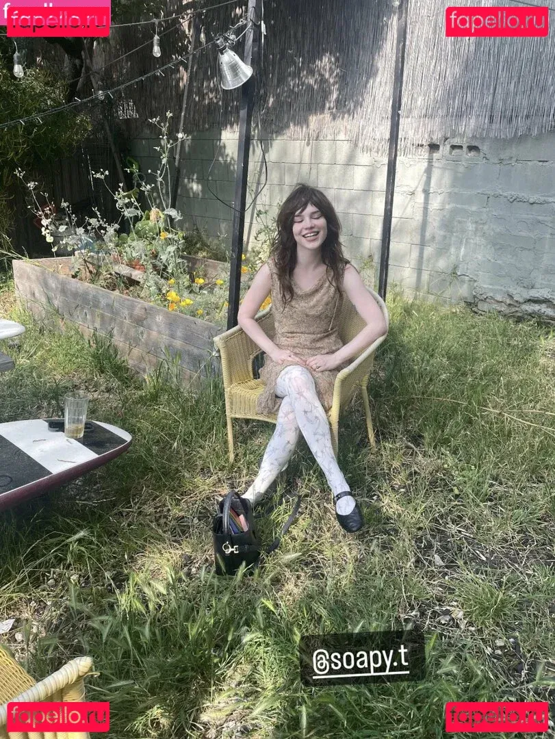 Sophie Thatcher Onlyfans Photo Gallery 