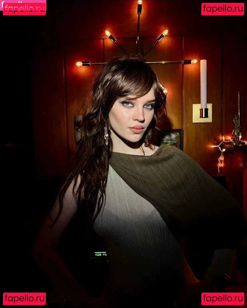 Sophie Thatcher Onlyfans Photo Gallery 