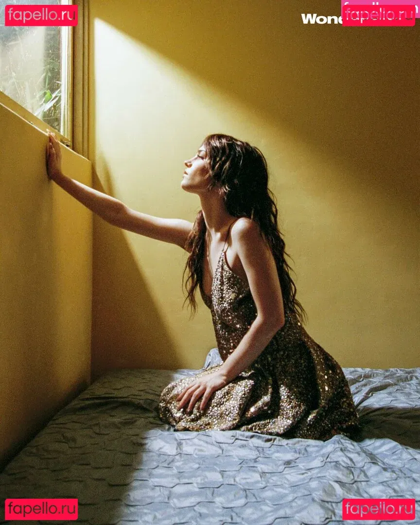 Sophie Thatcher Onlyfans Photo Gallery 