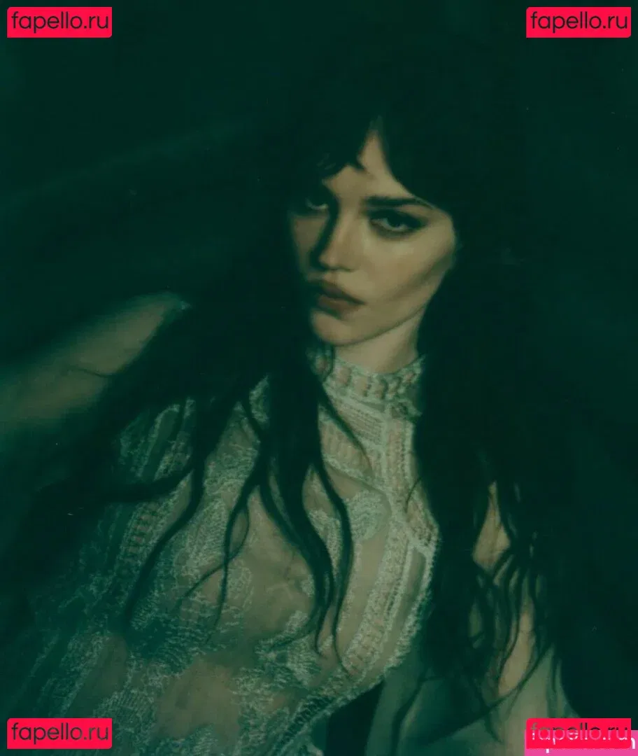 Sophie Thatcher Onlyfans Photo Gallery 