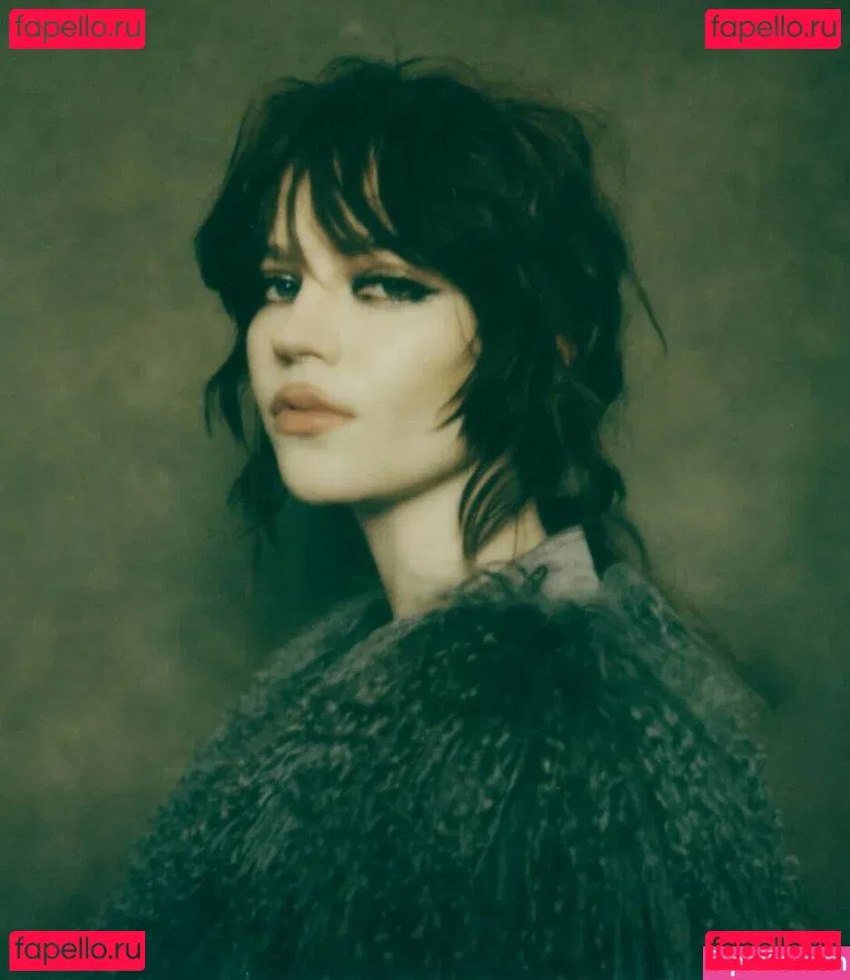 Sophie Thatcher Onlyfans Photo Gallery 