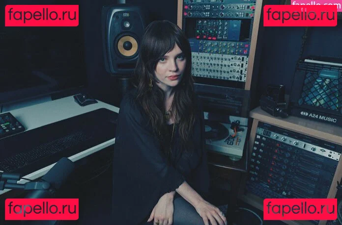 Sophie Thatcher Onlyfans Photo Gallery 