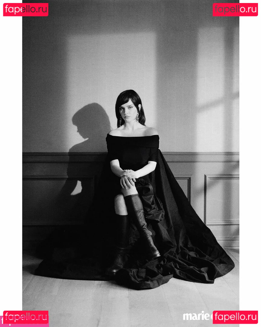 Sophie Thatcher Onlyfans Photo Gallery 