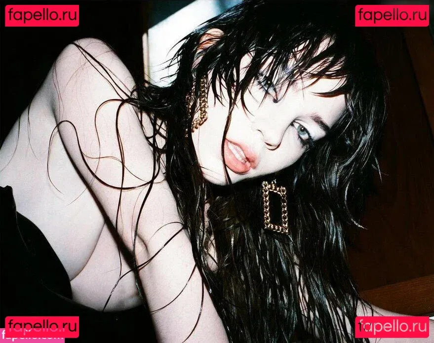 Sophie Thatcher Onlyfans Photo Gallery 