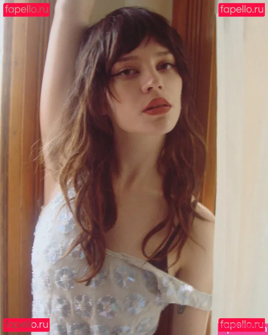 Sophie Thatcher Onlyfans Photo Gallery 