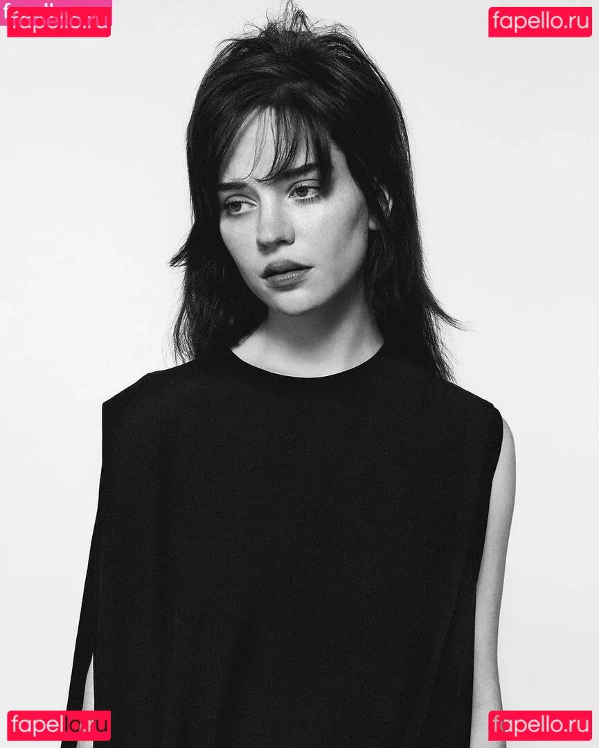 Sophie Thatcher Onlyfans Photo Gallery 