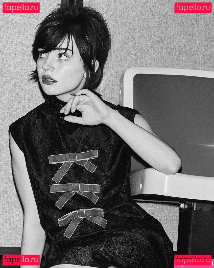 Sophie Thatcher Onlyfans Photo Gallery 