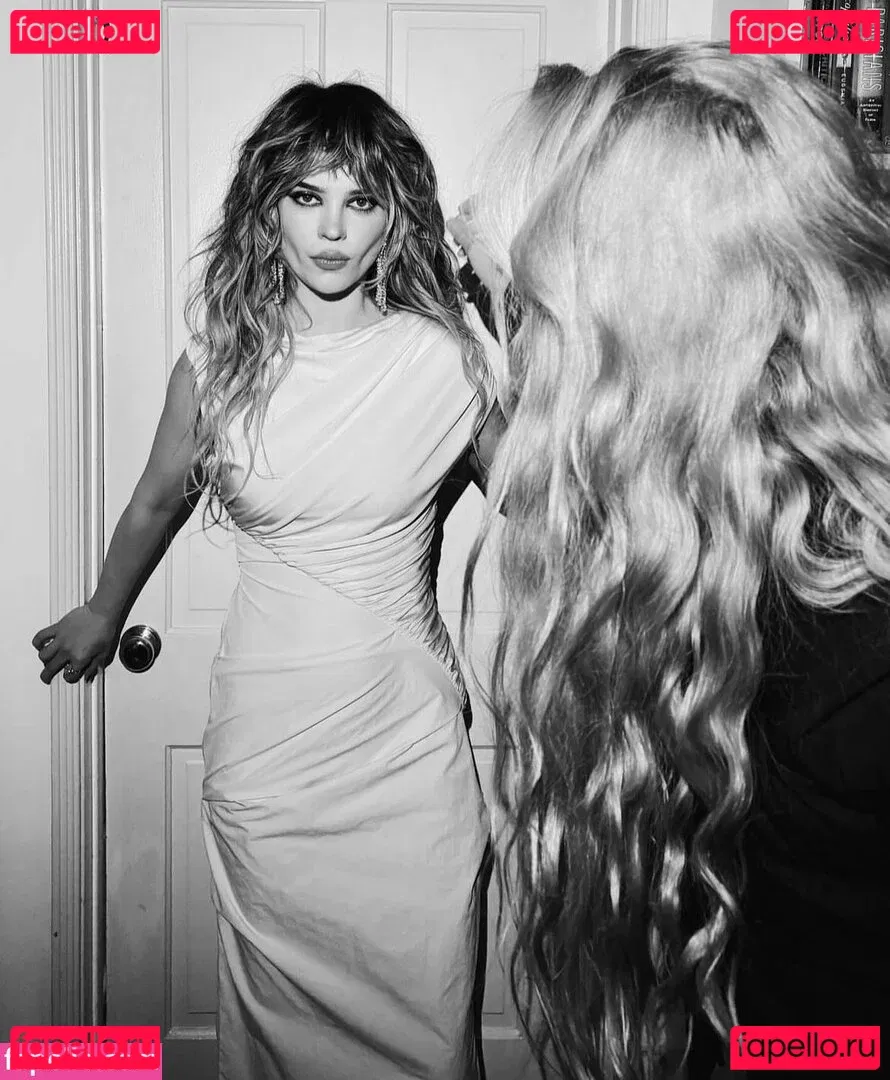 Sophie Thatcher Onlyfans Photo Gallery 