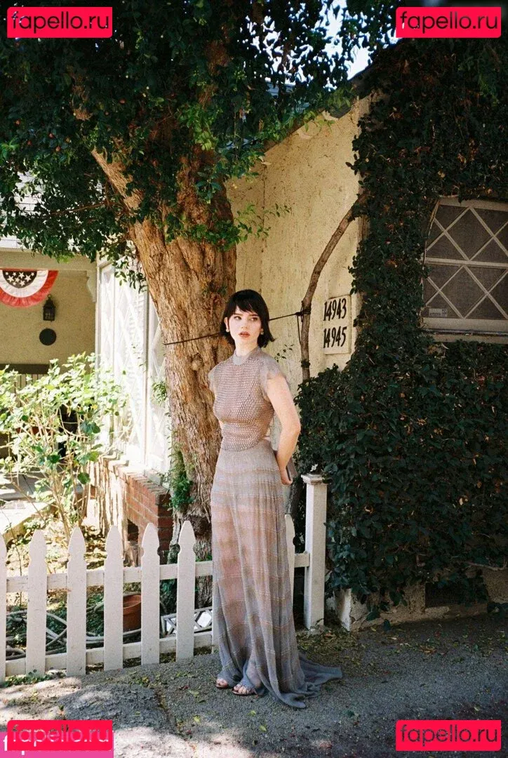 Sophie Thatcher Onlyfans Photo Gallery 