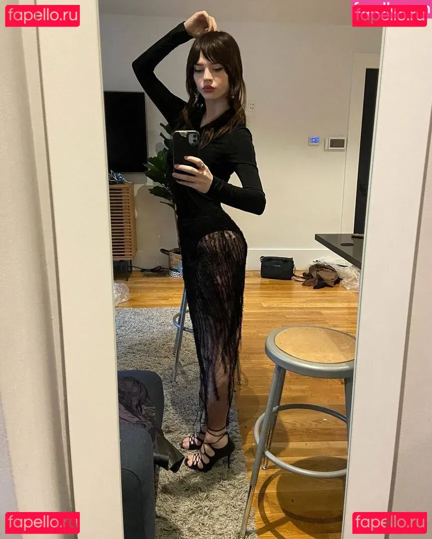 Sophie Thatcher Onlyfans Photo Gallery 