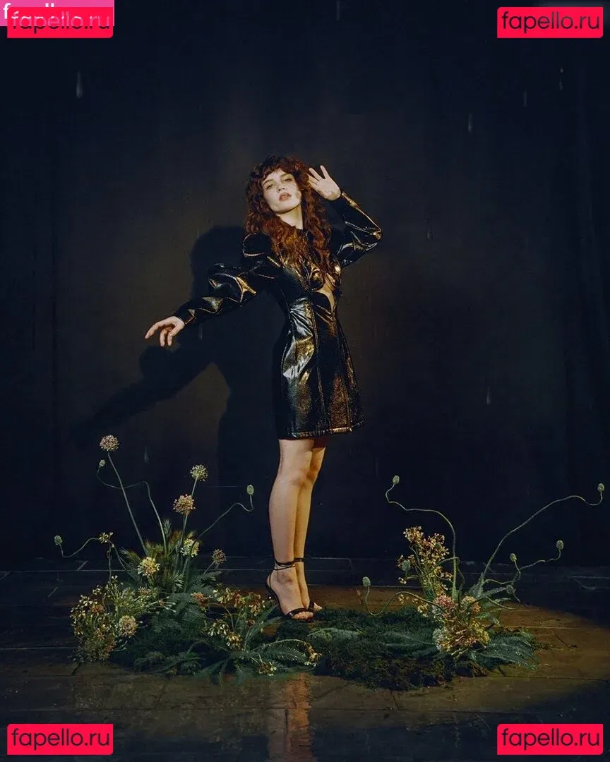 Sophie Thatcher Onlyfans Photo Gallery 