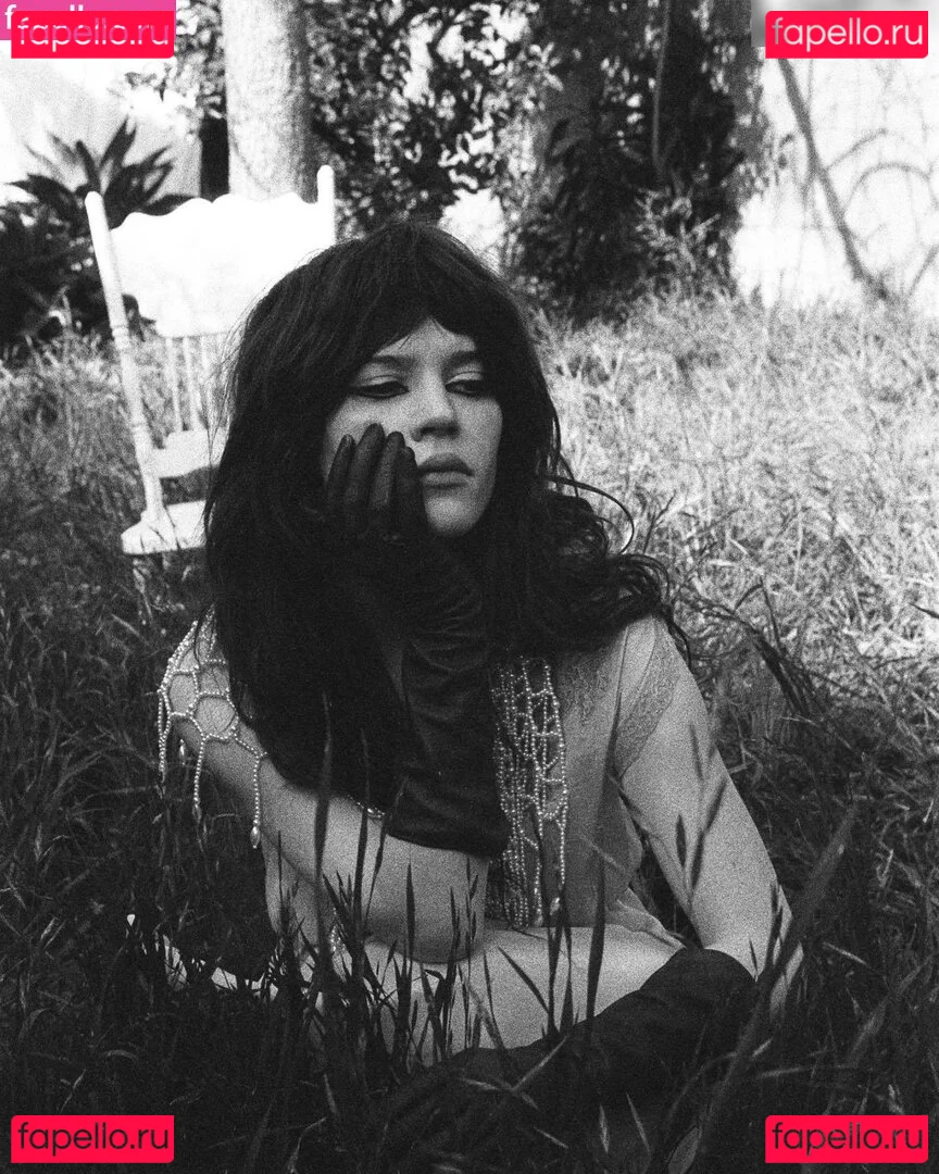 Sophie Thatcher Onlyfans Photo Gallery 