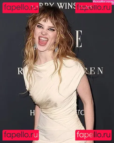 Sophie Thatcher Onlyfans Photo Gallery 