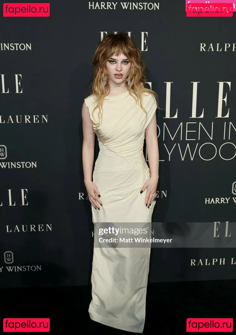 Sophie Thatcher Onlyfans Photo Gallery 