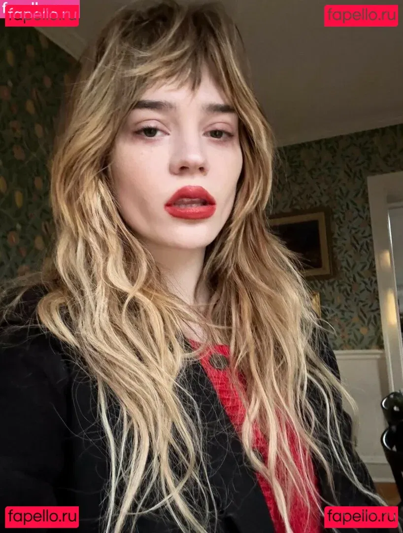 Sophie Thatcher Onlyfans Photo Gallery 