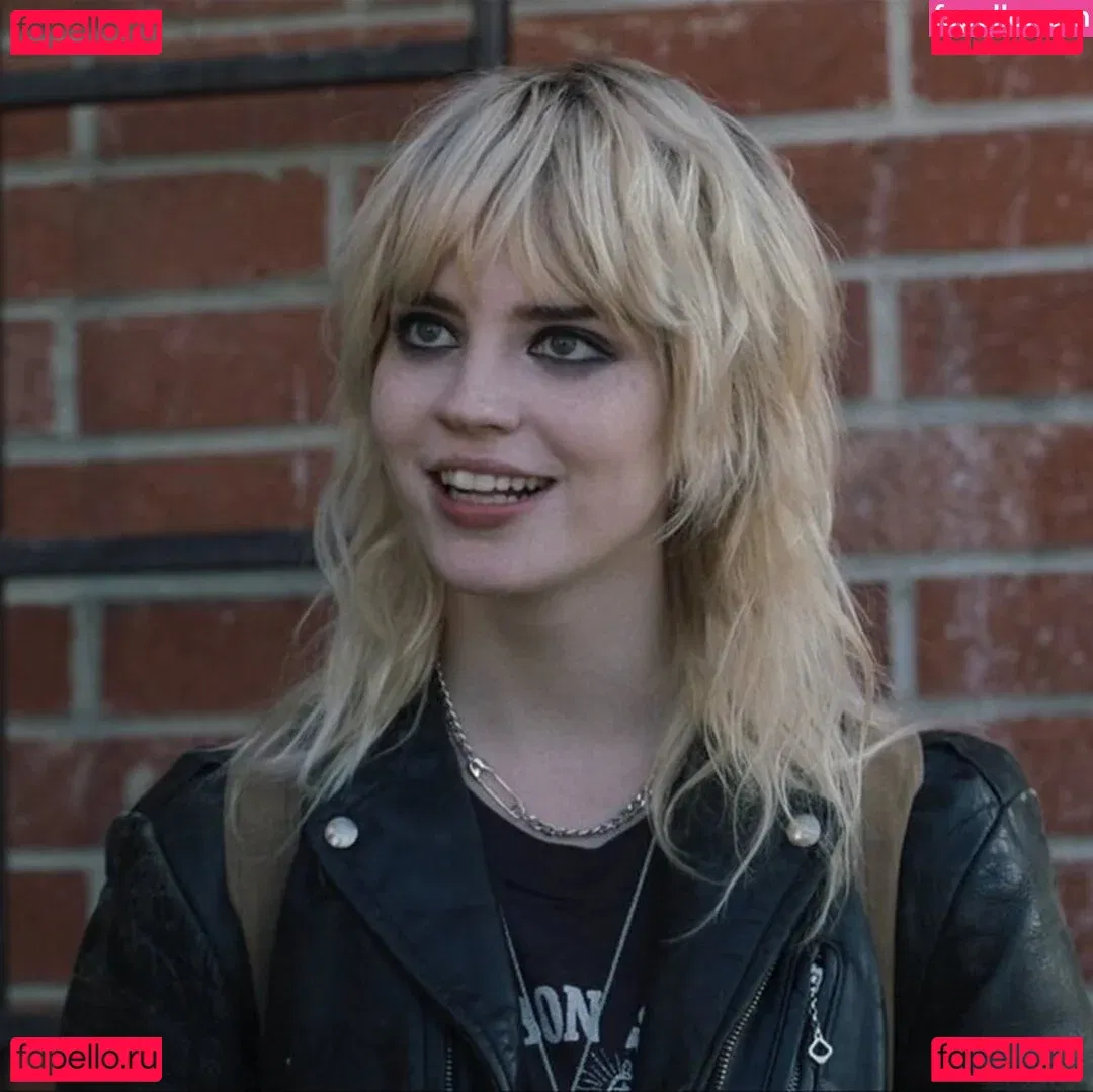 Sophie Thatcher Onlyfans Photo Gallery 