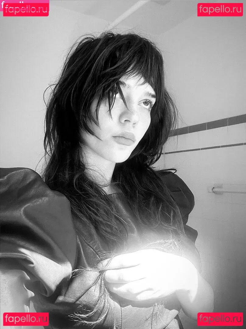 Sophie Thatcher Onlyfans Photo Gallery 